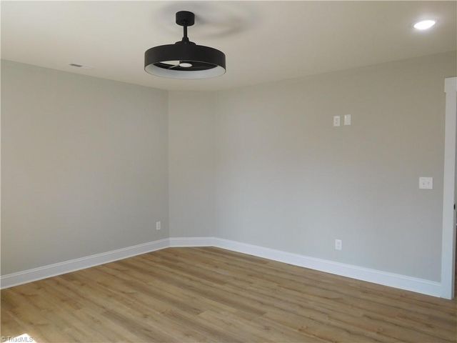 4210 Country Club Road, Winston-salem, NC 27104