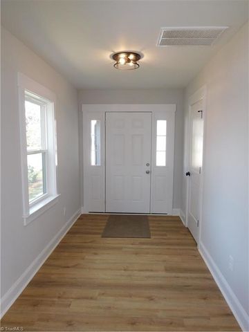 4210 Country Club Road, Winston-salem, NC 27104