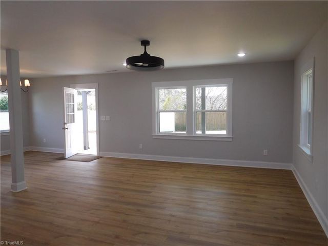 4210 Country Club Road, Winston-salem, NC 27104