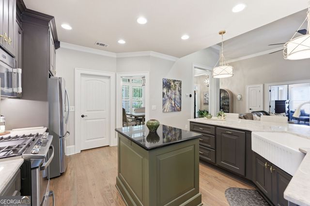 6808 Grand Marina Circle, Gainesville, GA 30506