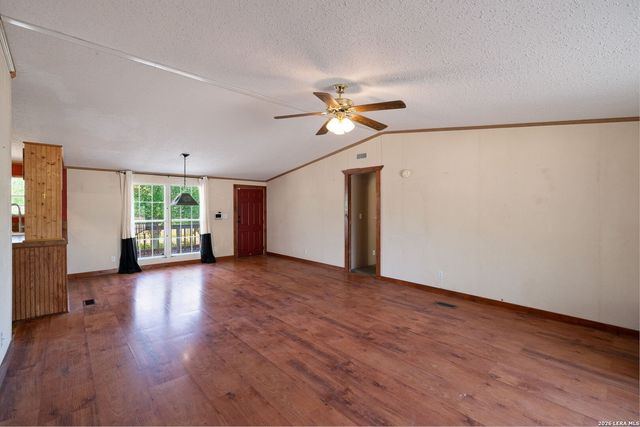 994 Quail Run, Lytle, TX 78052