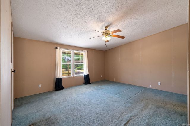 994 Quail Run, Lytle, TX 78052