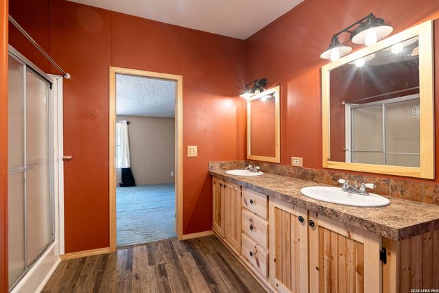 994 Quail Run, Lytle, TX 78052