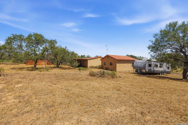 994 Quail Run, Lytle, TX 78052