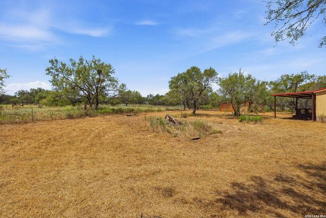 994 Quail Run, Lytle, TX 78052