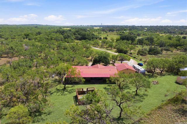 994 Quail Run, Lytle, TX 78052