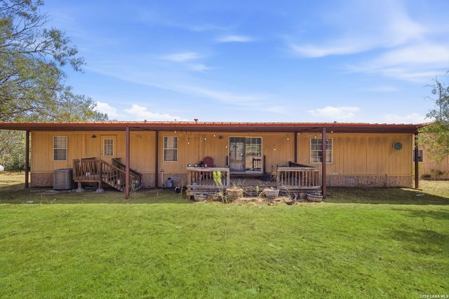 994 Quail Run, Lytle, TX 78052