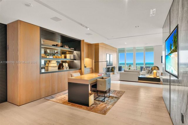 20165 NE 39th Place 1103&1104, Aventura, FL 33180