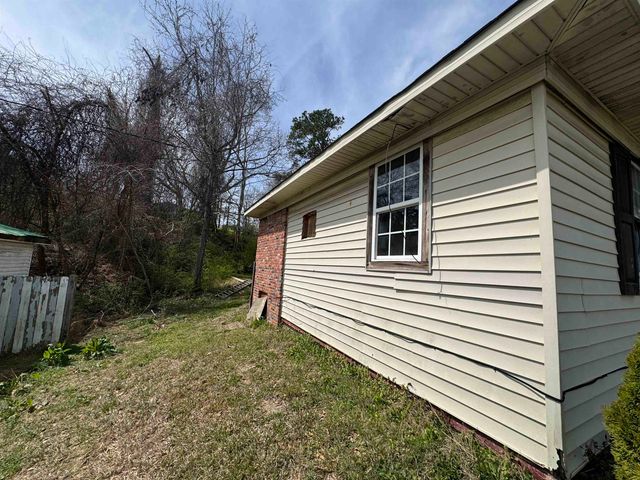 774 PEACH ST, Selmer, TN 38375