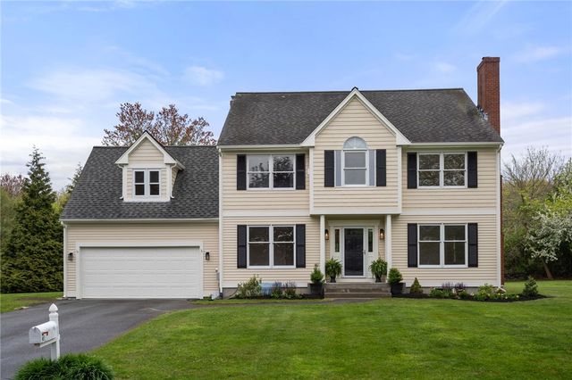 43 Blue Grass Drive, Middletown, RI 02842