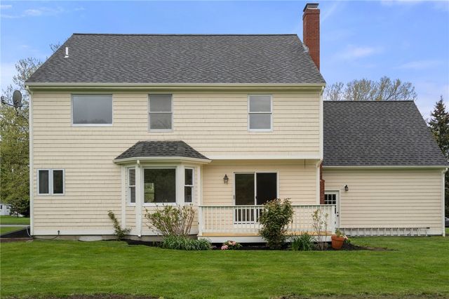 43 Blue Grass Drive, Middletown, RI 02842