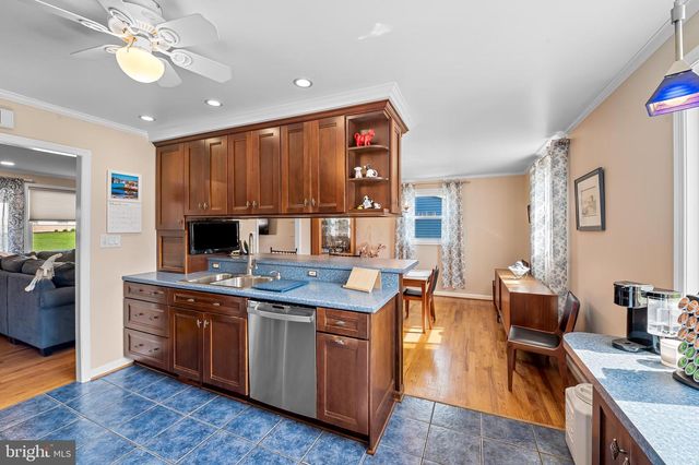 121 GOTHARD RD, Lutherville Timonium, MD 21093