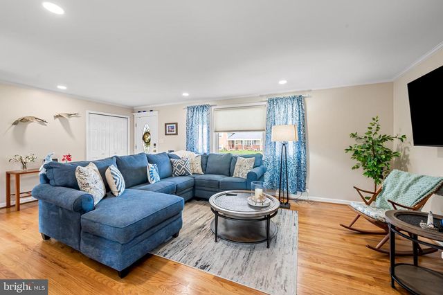 121 GOTHARD RD, Lutherville Timonium, MD 21093