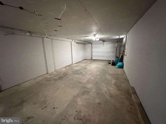 1528 LAKESHORE DR, Chambersburg, PA 17202