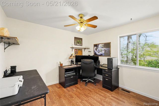406 Fairwood Road, Pinckney Village, MI 48169