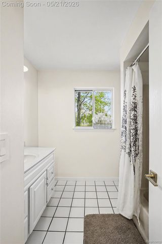 406 Fairwood Road, Pinckney Village, MI 48169