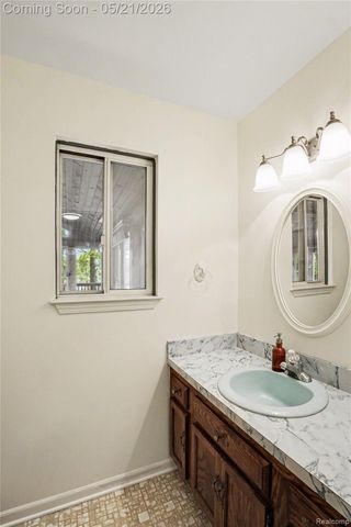 406 Fairwood Road, Pinckney Village, MI 48169