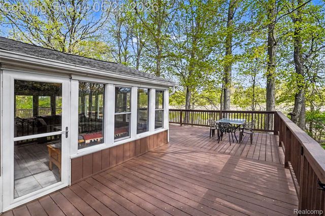 406 Fairwood Road, Pinckney Village, MI 48169