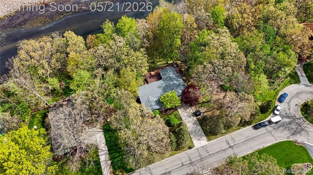 406 Fairwood Road, Pinckney Village, MI 48169