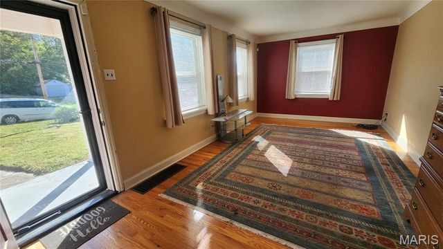 37 N Marguerite Avenue, St Louis, MO 63135