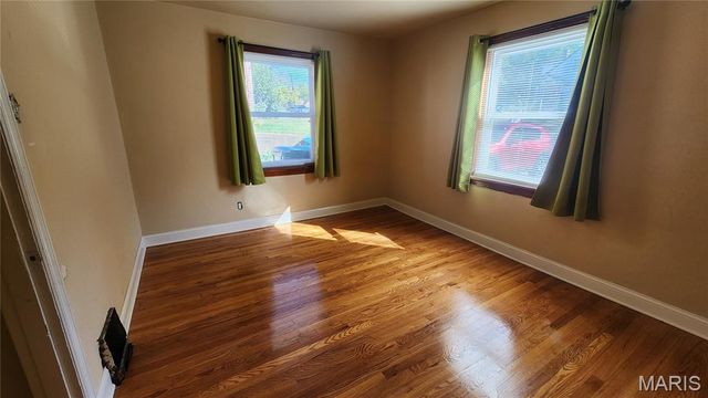 37 N Marguerite Avenue, St Louis, MO 63135