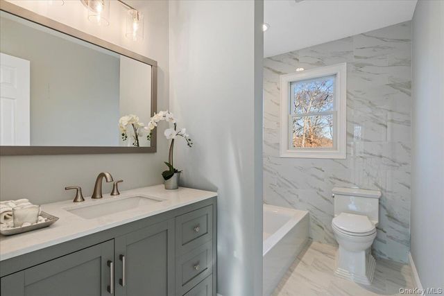 91 Market Street, Mastic Beach, NY 11951