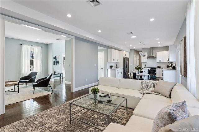 91 Market Street, Mastic Beach, NY 11951