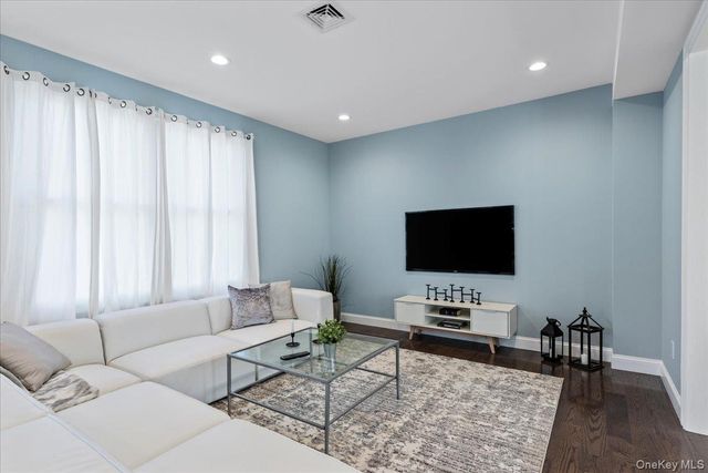 91 Market Street, Mastic Beach, NY 11951