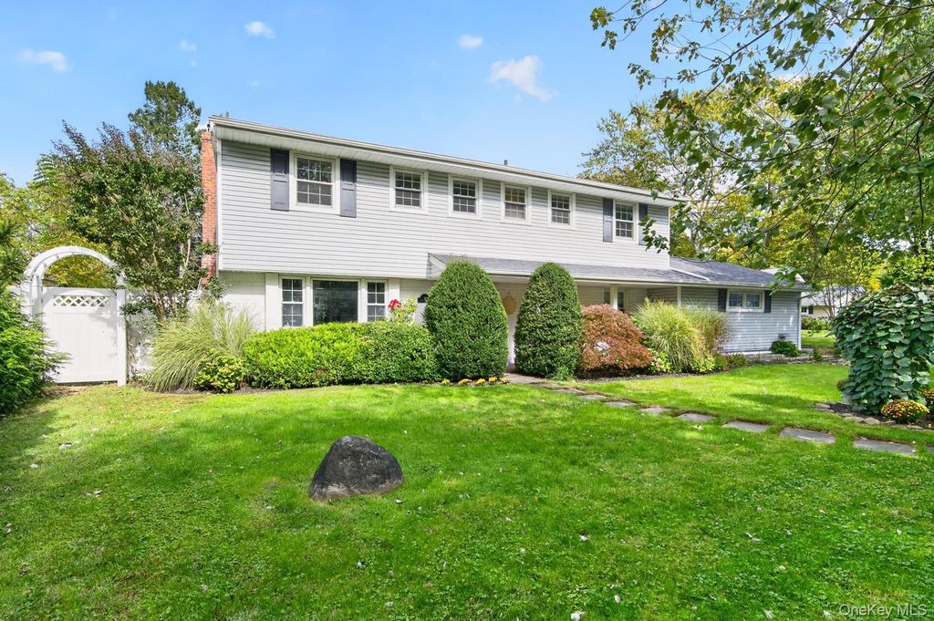 39 Drohan Street, Huntington, NY 11743 — photo 3