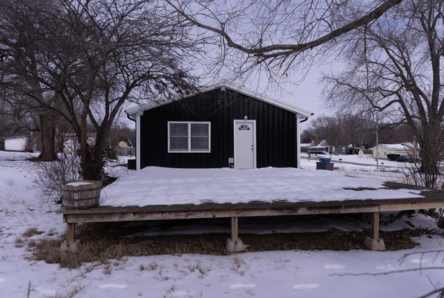 413 S Washington Street, Walnut Grove, MO 65770