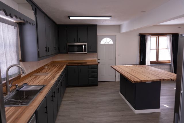 413 S Washington Street, Walnut Grove, MO 65770