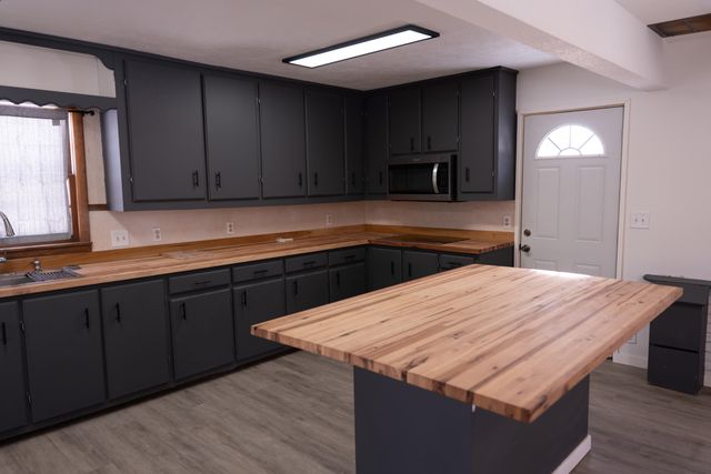 413 S Washington Street, Walnut Grove, MO 65770