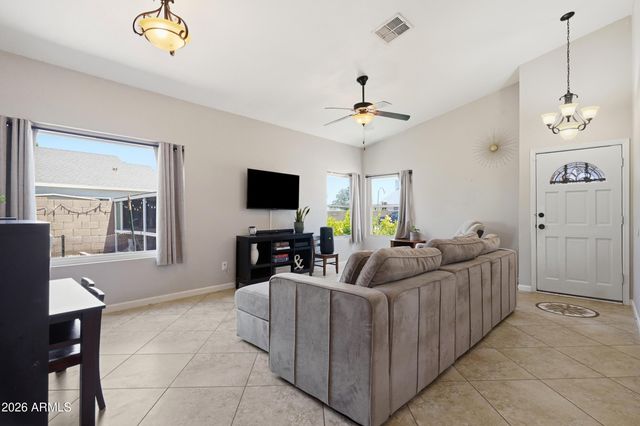 2910 N VILLAS Lane, Chandler, AZ 85224