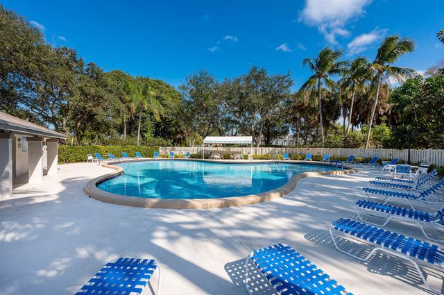 4772 NW 22nd Street 42122, Coconut Creek, FL 33063