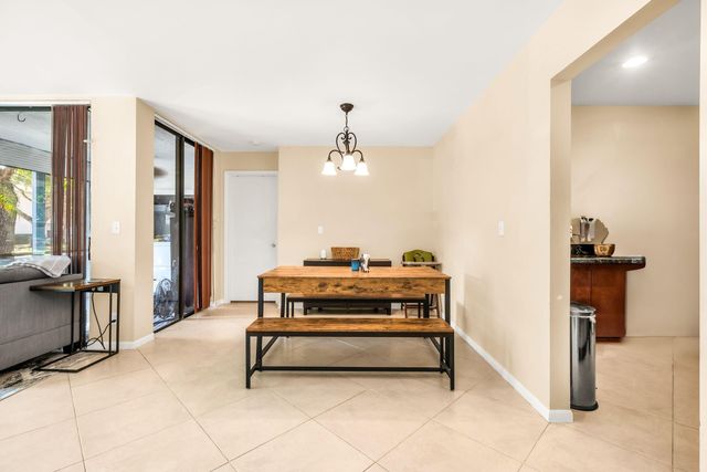 4772 NW 22nd Street 42122, Coconut Creek, FL 33063