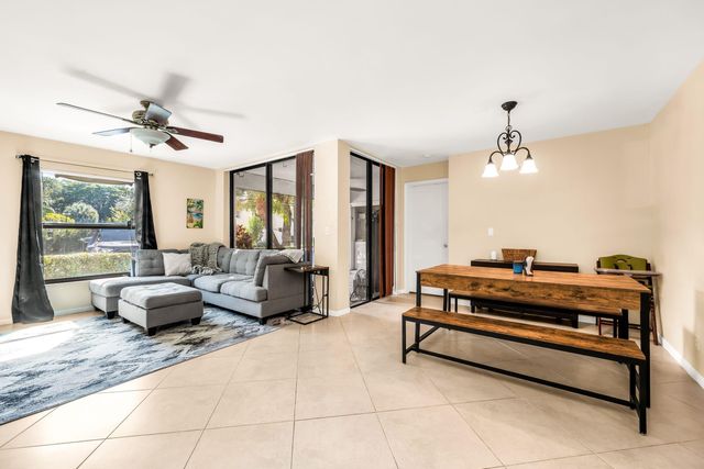 4772 NW 22nd Street 42122, Coconut Creek, FL 33063