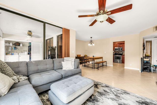 4772 NW 22nd Street 42122, Coconut Creek, FL 33063