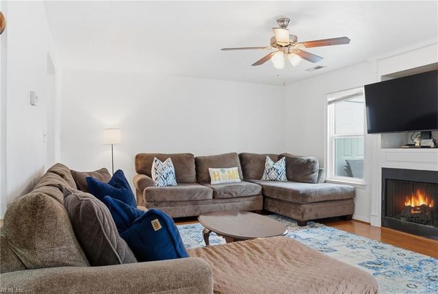 867 Old Clubhouse RD, Virginia Beach, VA 23453