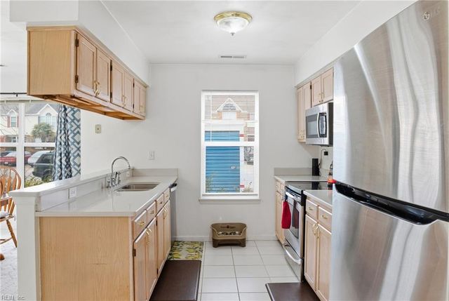 867 Old Clubhouse RD, Virginia Beach, VA 23453