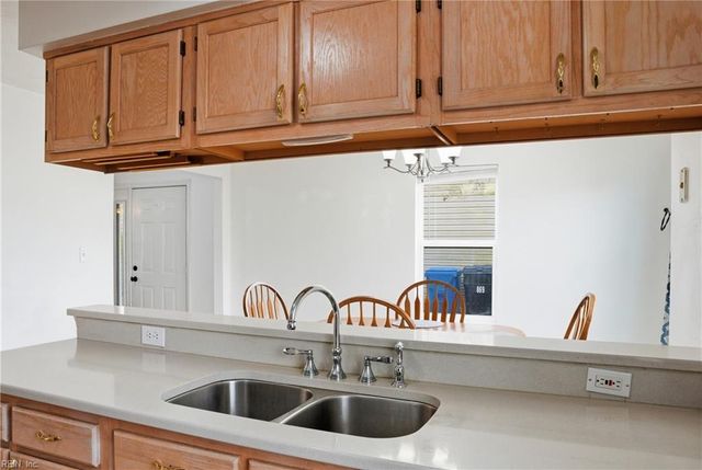 867 Old Clubhouse RD, Virginia Beach, VA 23453