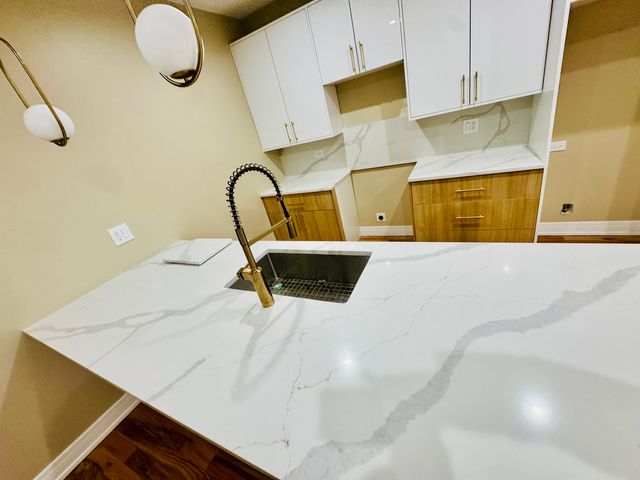 155 N La Crosse Avenue, Chicago, IL 60644