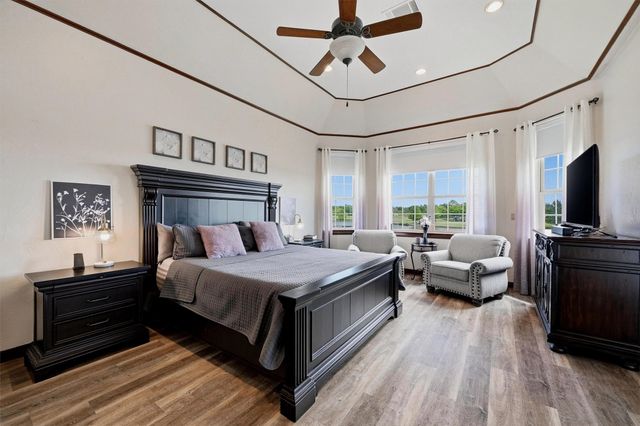 1211 Kiowa Drive W, Lake Kiowa, TX 76240