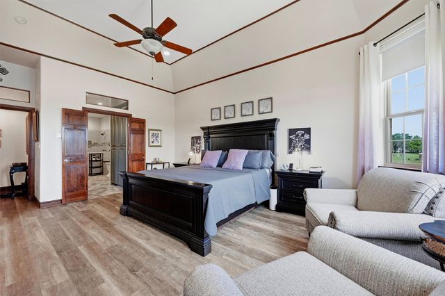 1211 Kiowa Drive W, Lake Kiowa, TX 76240