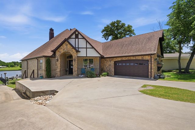 1211 Kiowa Drive W, Lake Kiowa, TX 76240