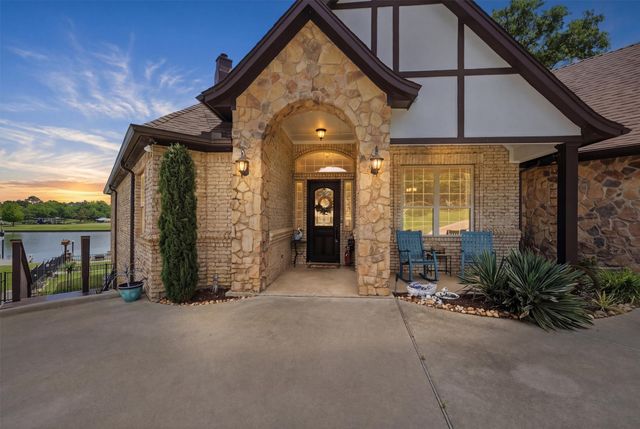 1211 Kiowa Drive W, Lake Kiowa, TX 76240