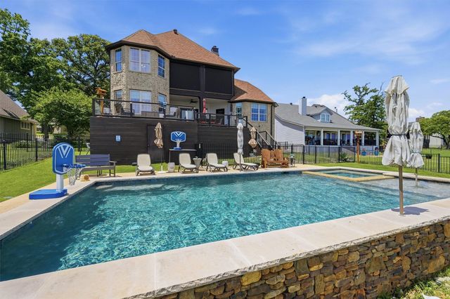 1211 Kiowa Drive W, Lake Kiowa, TX 76240