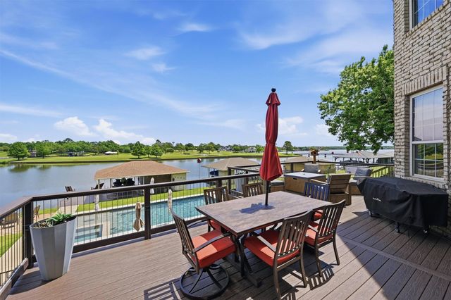 1211 Kiowa Drive W, Lake Kiowa, TX 76240