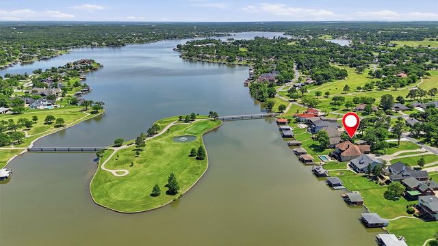 1211 Kiowa Drive W, Lake Kiowa, TX 76240