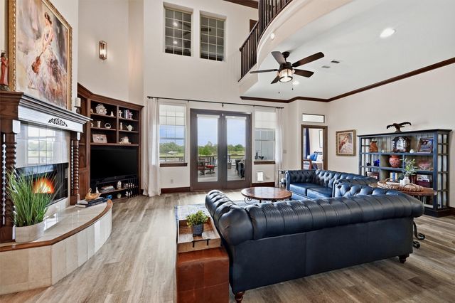 1211 Kiowa Drive W, Lake Kiowa, TX 76240