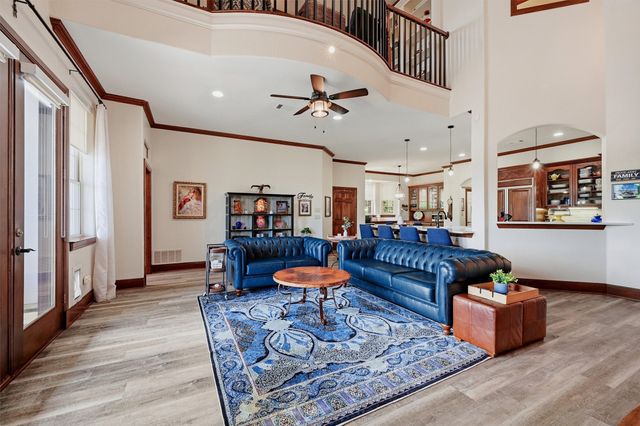 1211 Kiowa Drive W, Lake Kiowa, TX 76240
